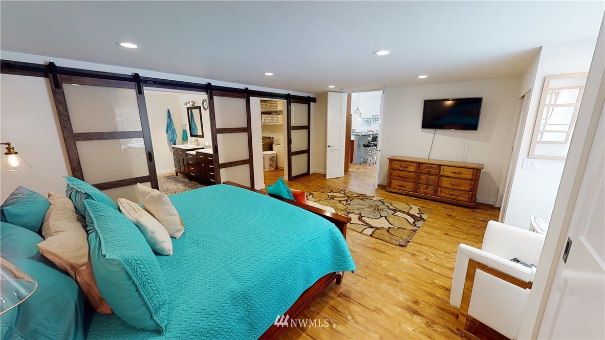 8455 Southeast Overaa Road Port Orchard, WA 98367 - Photo 14 of 40 Gallery Image 14