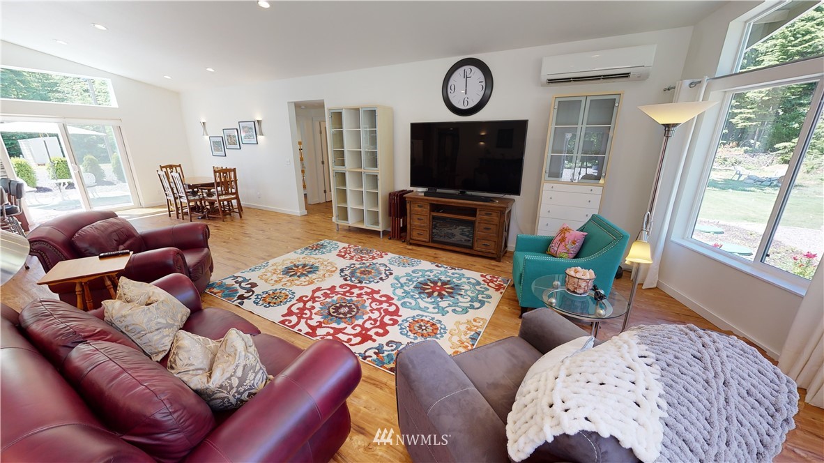 8455 Southeast Overaa Road Port Orchard, WA 98367 - Photo 10 of 40 Gallery Image 10