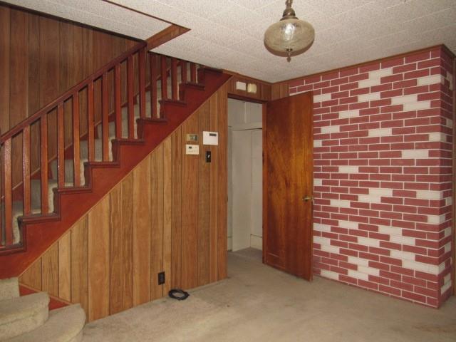 421 1st Street Chestnut Ridge, PA 15422 - Photo 9 of 31