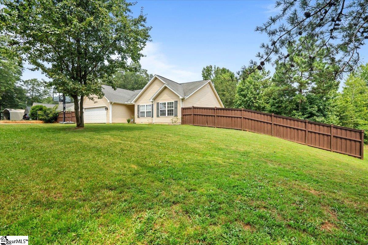 223 Mt Vernon Road Anderson, SC 29624 - Photo 3 of 28