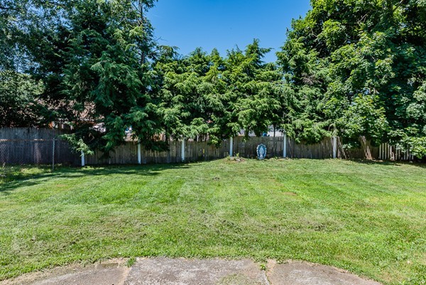 31 Bickford Road Braintree, MA 02184 - Photo 25 of 28 a backyard of a house