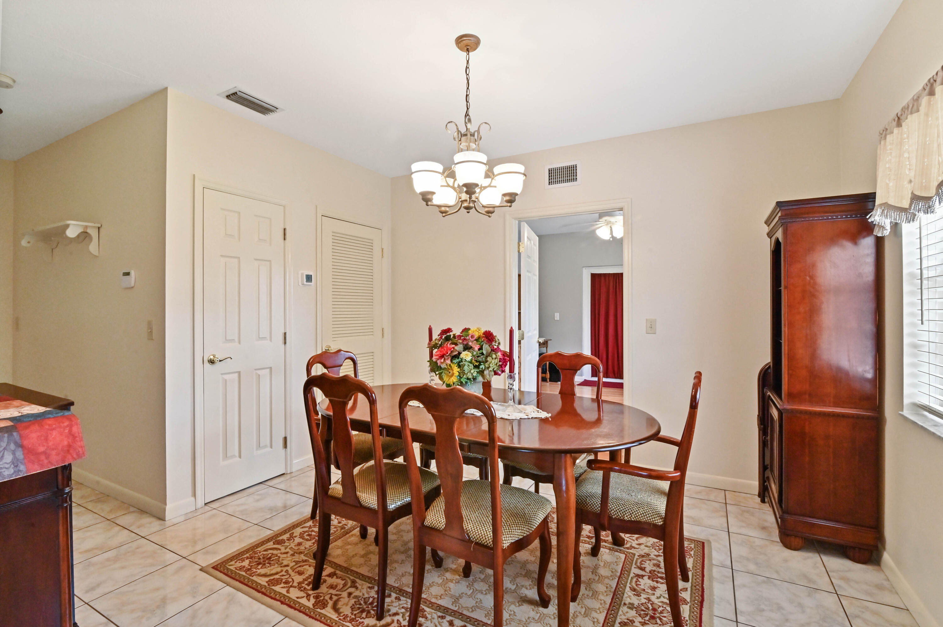 361 East Lake Road Palm Springs, FL 33461 - Photo 11 of 35 10 dining room 01