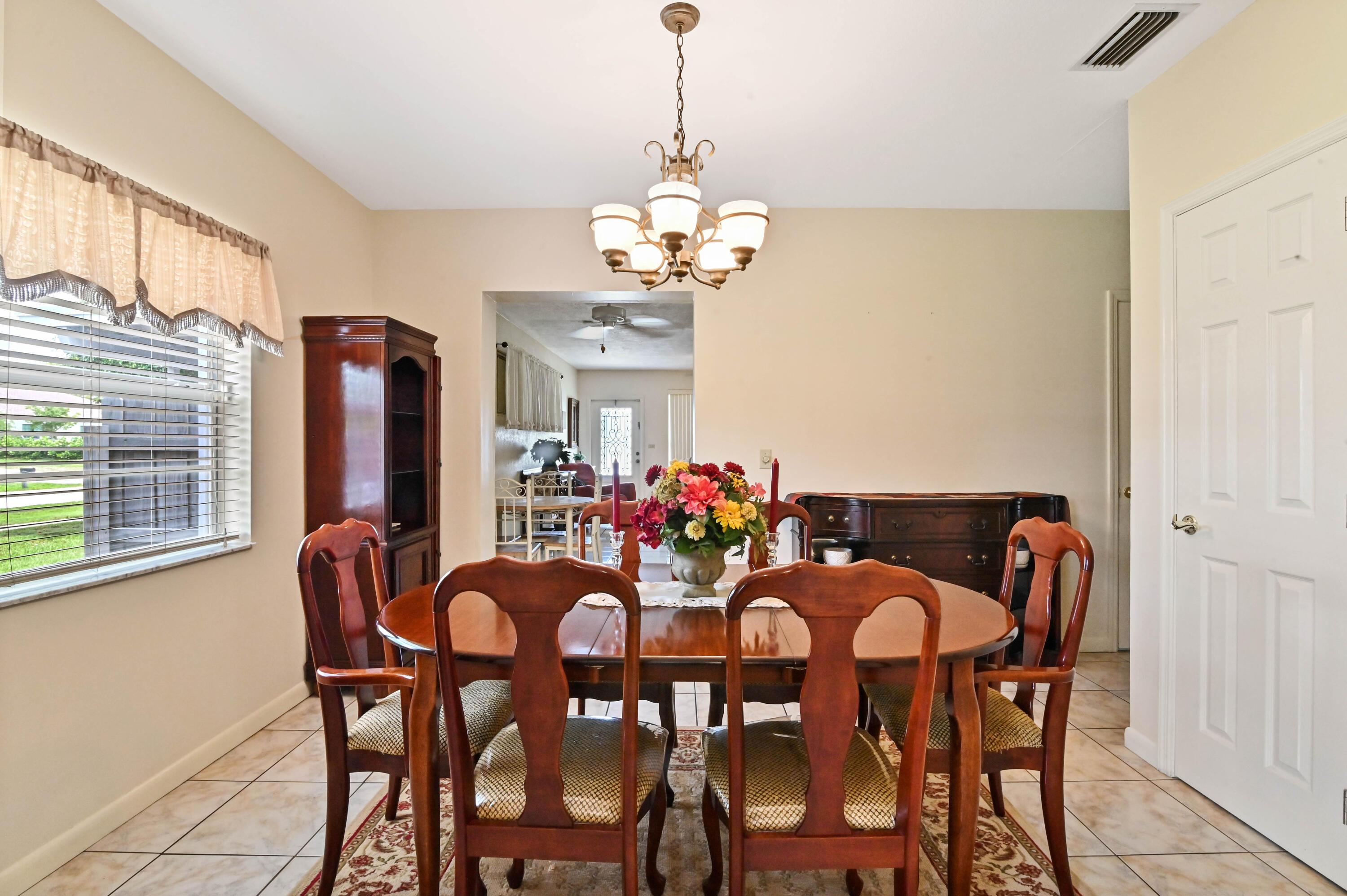 361 East Lake Road Palm Springs, FL 33461 - Photo 12 of 35 11 dining room 02