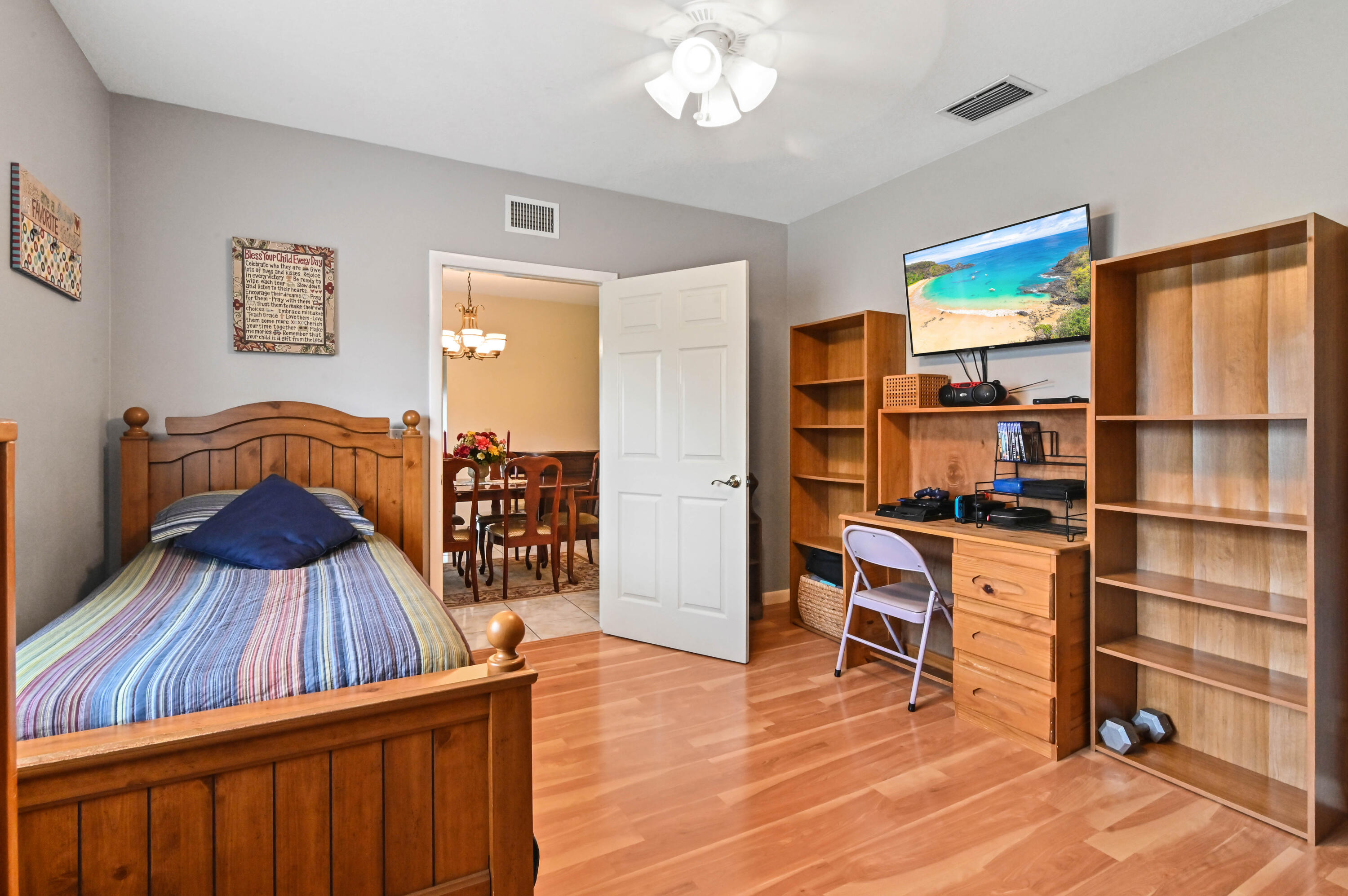 361 East Lake Road Palm Springs, FL 33461 - Photo 15 of 35 14 bedroom 02
