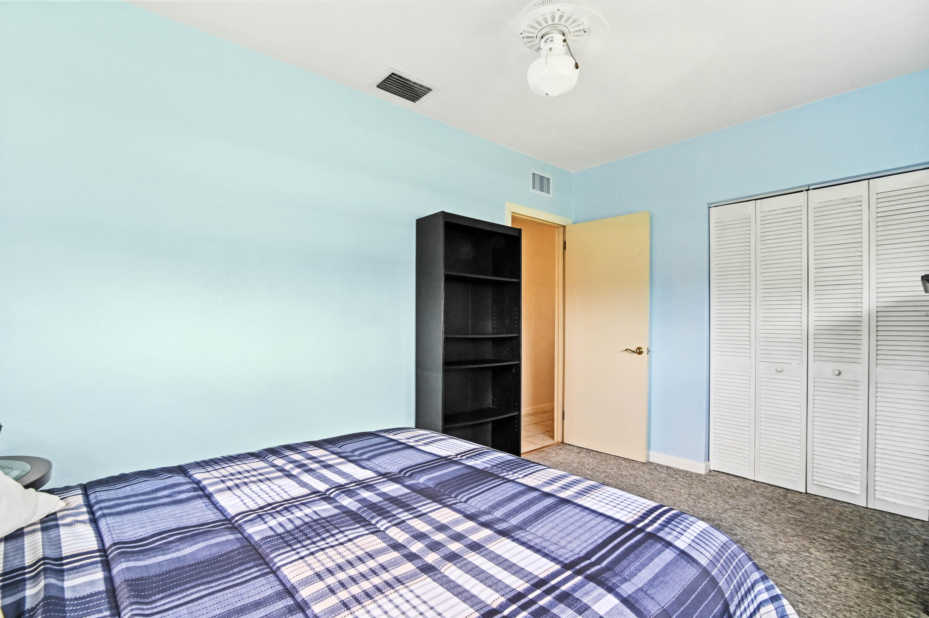 361 East Lake Road Palm Springs, FL 33461 - Photo 17 of 35 16 bedroom 02