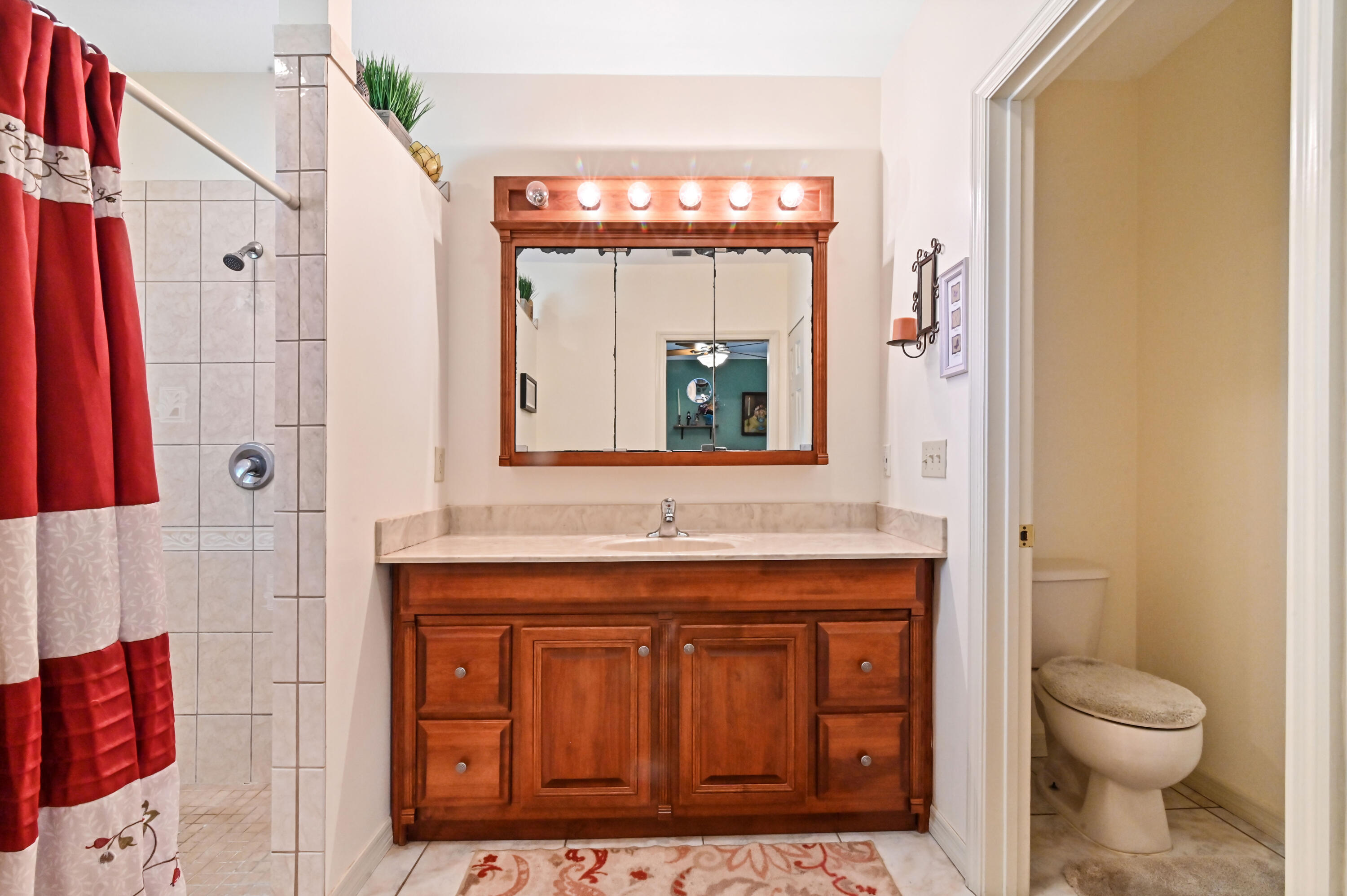 361 East Lake Road Palm Springs, FL 33461 - Photo 23 of 35 22 bathroom 01