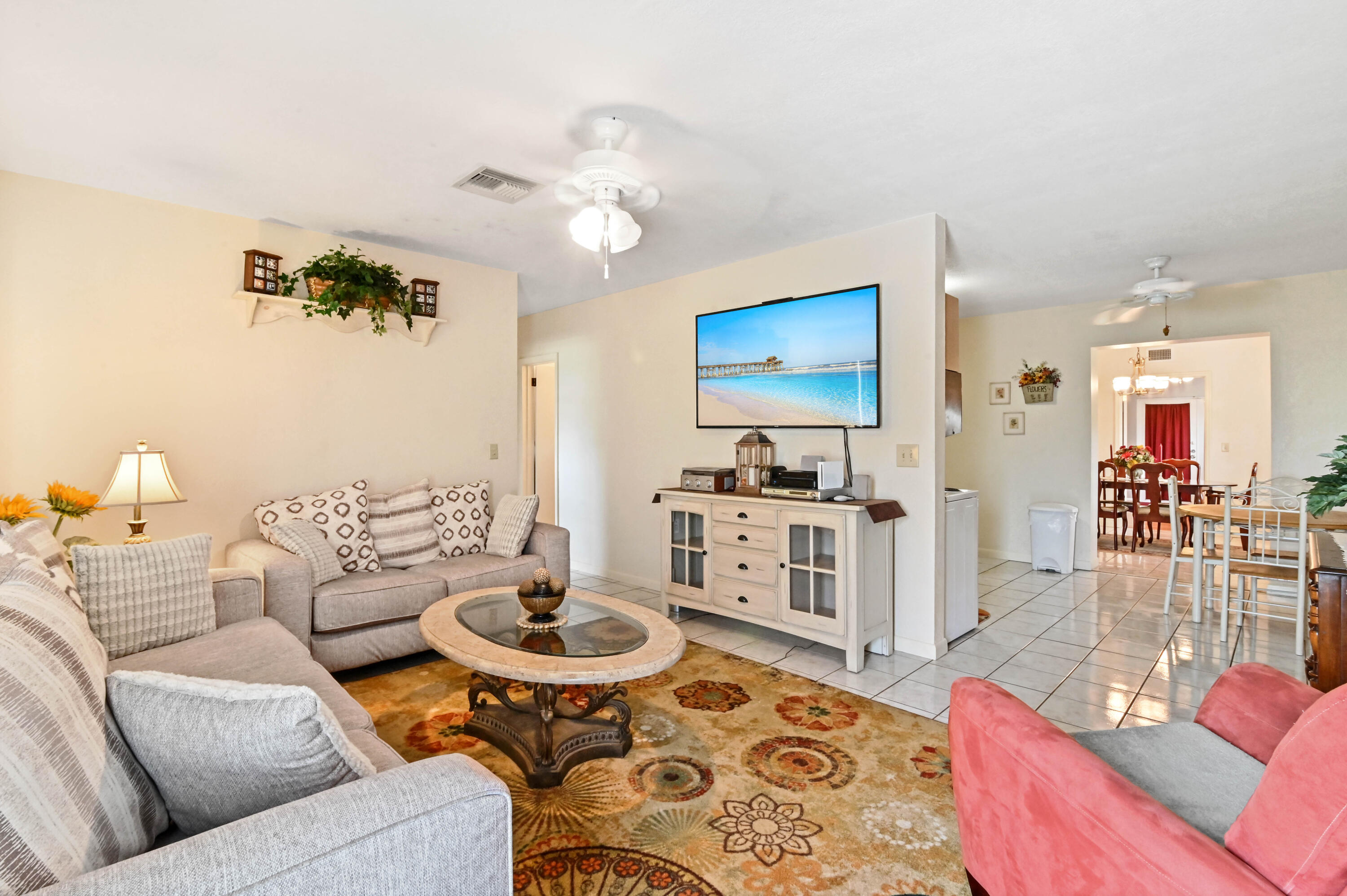 361 East Lake Road Palm Springs, FL 33461 - Photo 6 of 35 05 living room 01