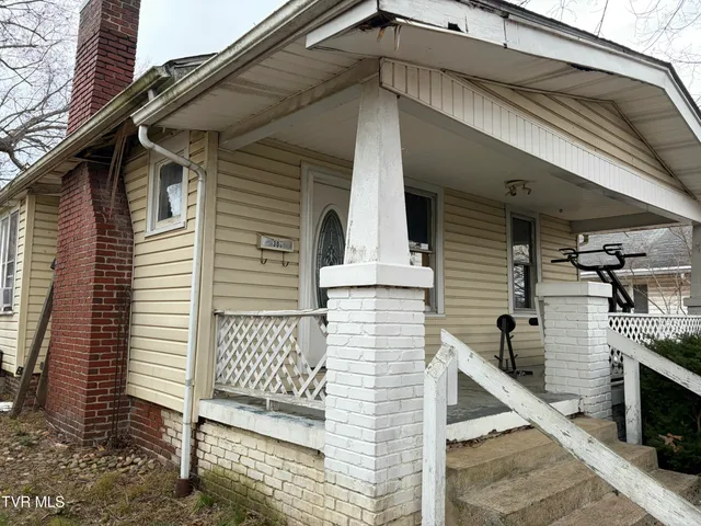 $139,900 | 306 Highland Avenue, Johnson City, TN 37604