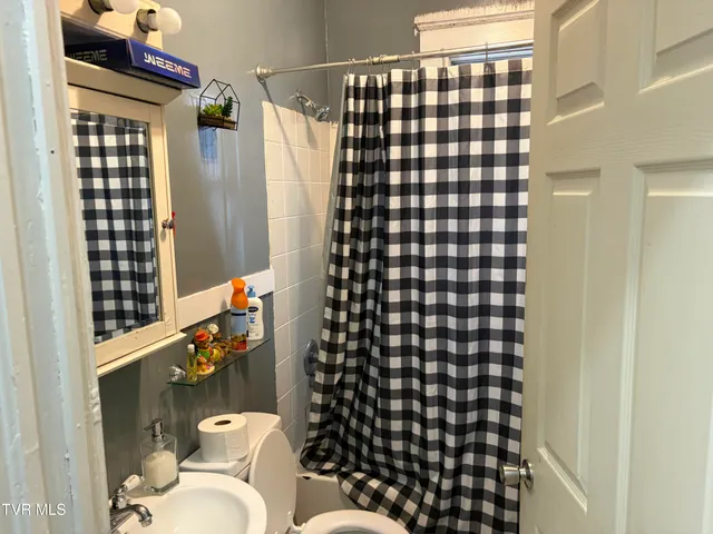 $139,900 | 306 Highland Avenue, Johnson City, TN 37604