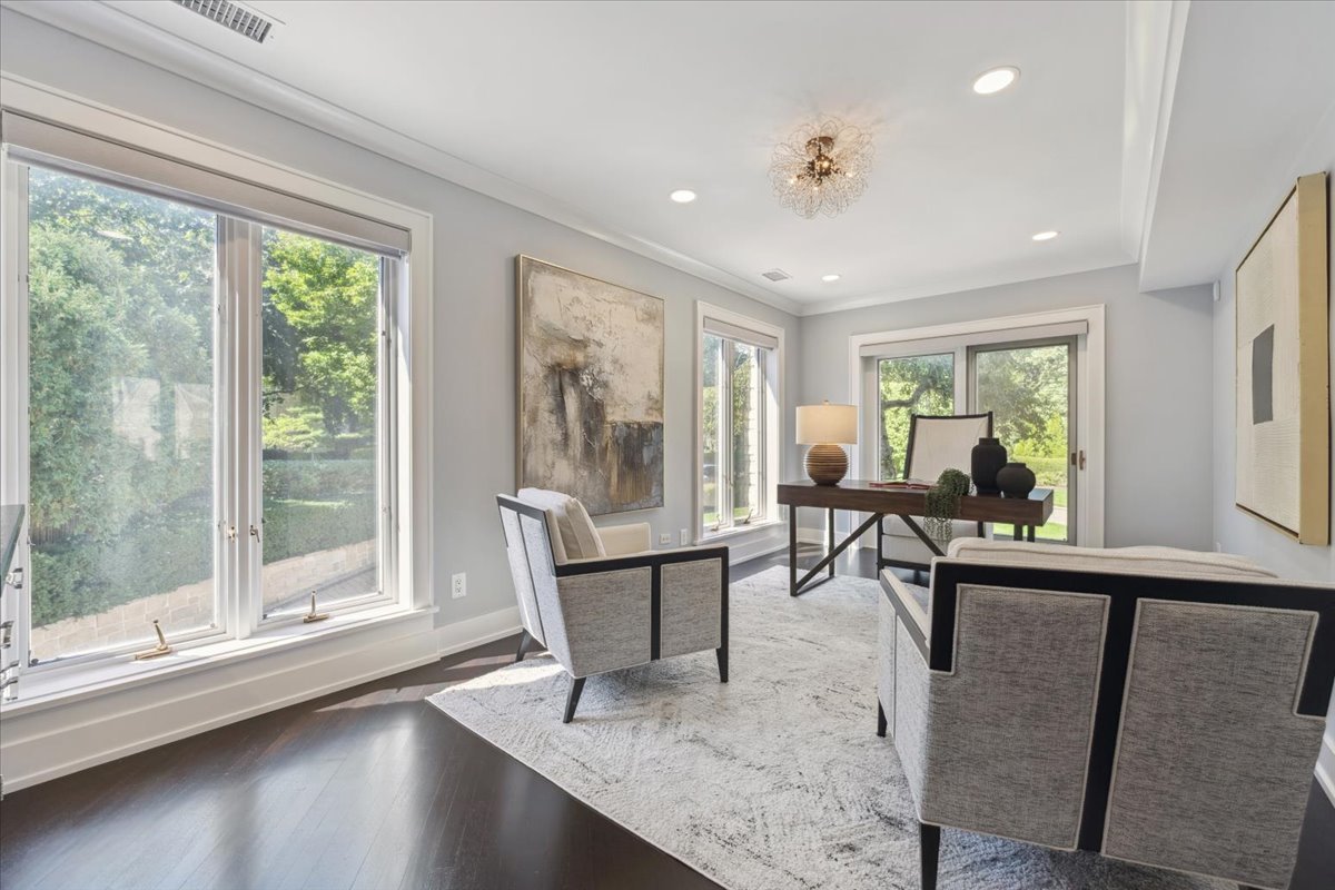 331 Sheridan Road Winnetka, IL 60093 - Photo 11 of 82 a living room with furniture and a window