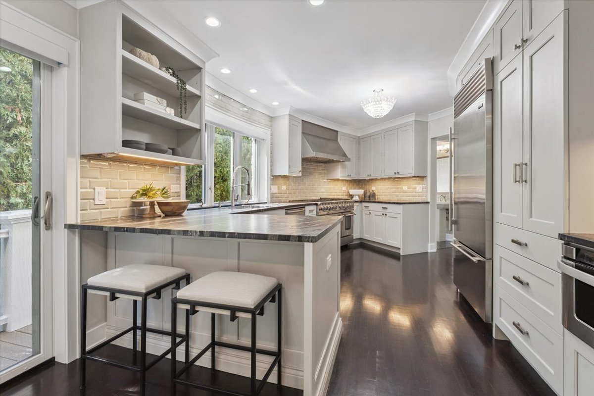 331 Sheridan Road Winnetka, IL 60093 - Photo 13 of 82