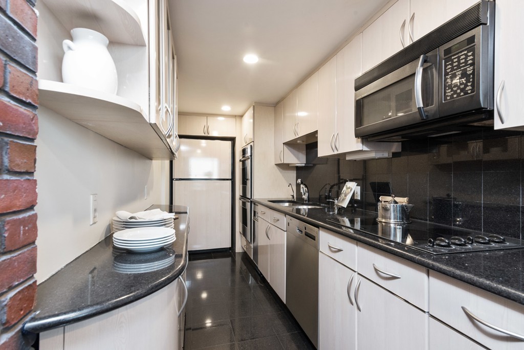 398 Beacon Street, Unit 4 Boston, MA 02116 - Photo 10 of 29