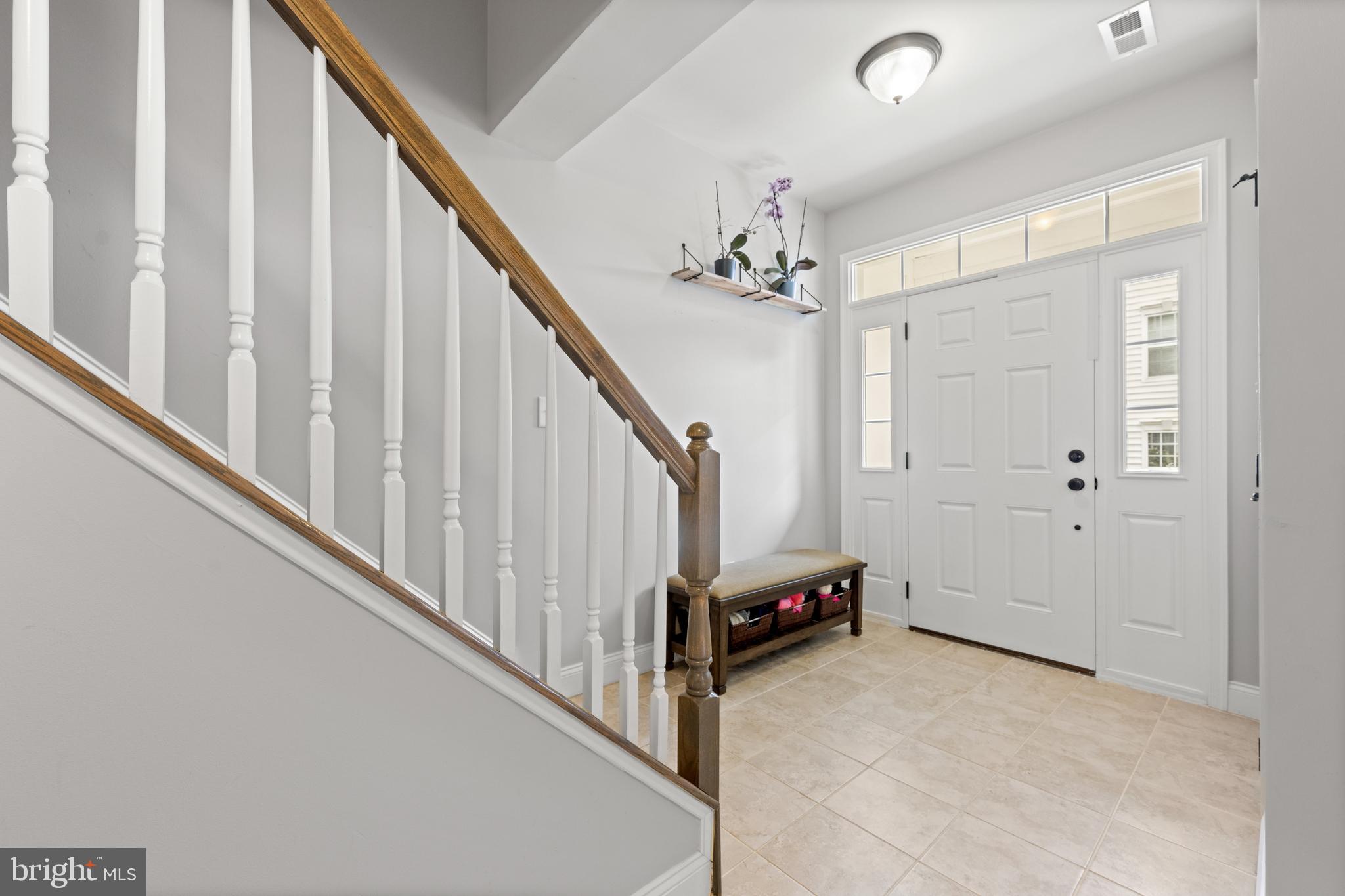 115 Jackdaw Alley Springfield, PA 19064 - Photo 3 of 36 Foyer