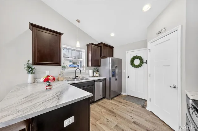 $299,900 | 15 Hollow Tree Court, Winfield, MO 63389