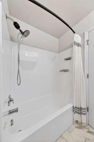 $299,900 | 15 Hollow Tree Court, Winfield, MO 63389