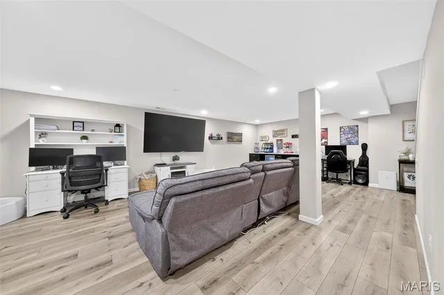 $299,900 | 15 Hollow Tree Court, Winfield, MO 63389