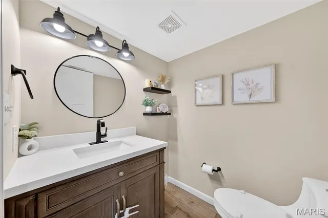 $299,900 | 15 Hollow Tree Court, Winfield, MO 63389