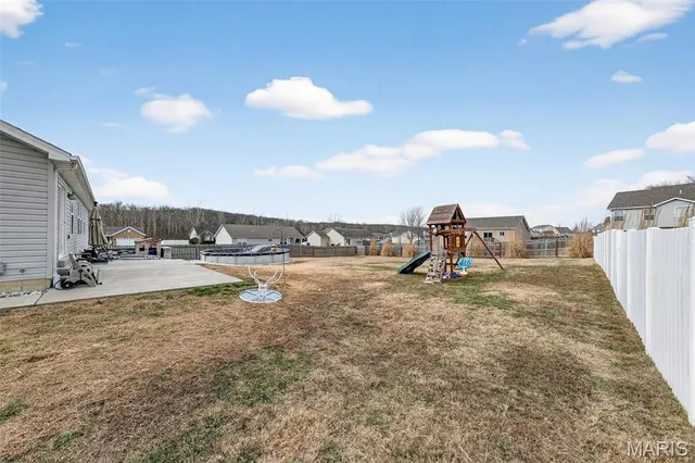 $299,900 | 15 Hollow Tree Court, Winfield, MO 63389