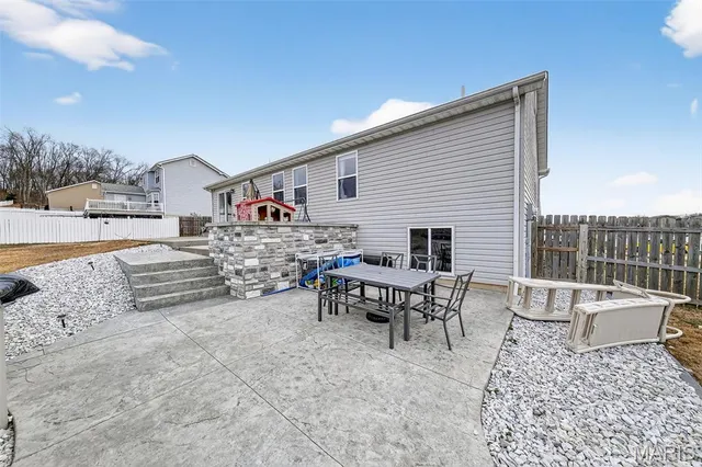 $299,900 | 15 Hollow Tree Court, Winfield, MO 63389