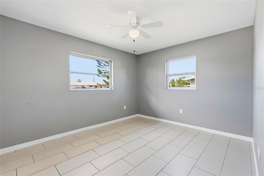 363 Glen Oak Road Venice, FL 34293 - Photo 43 of 53 a view of an empty room and window
