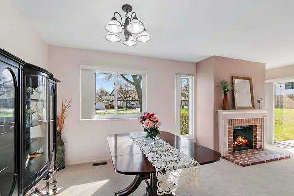 $265,000 | 36 Waterbury Lane, Unit 1, Schaumburg, IL 60193
