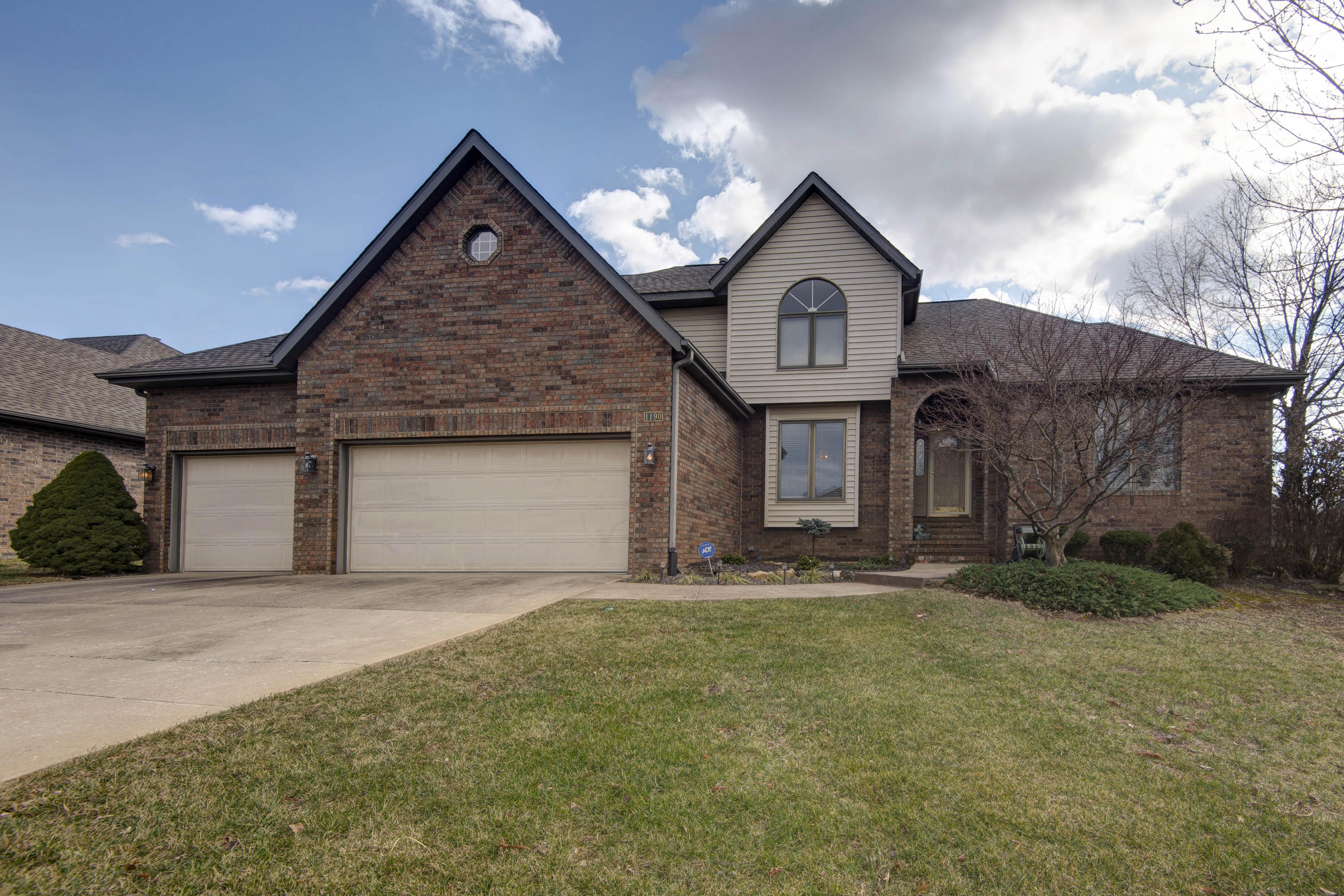 1190 West Shawnee Street Springfield, MO 65810 - Photo 1 of 1 Shawnee (40)