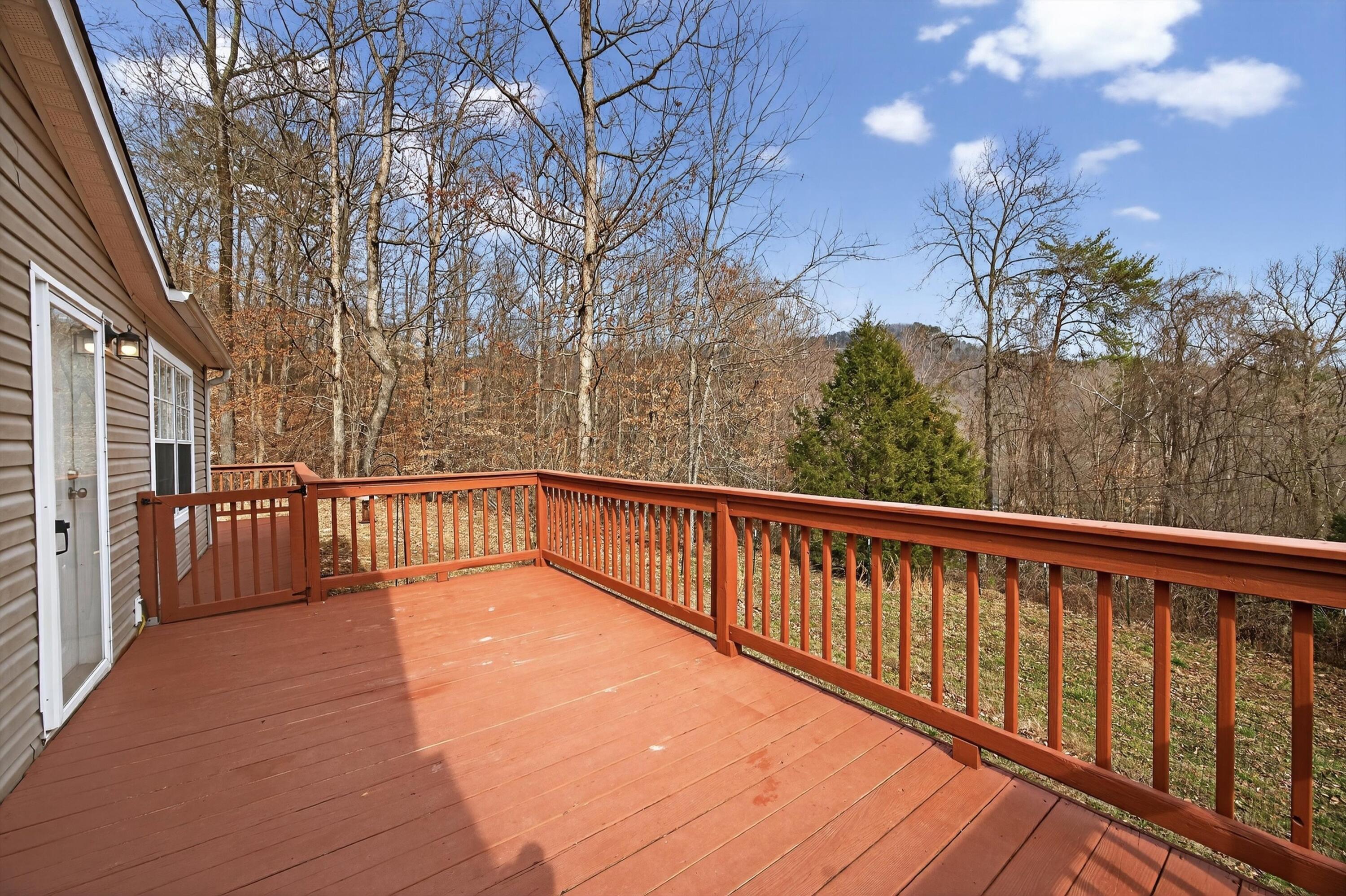 1070 North Pryor Cove Road Jasper, TN 37347 - Photo 14 of 35 Large Deck