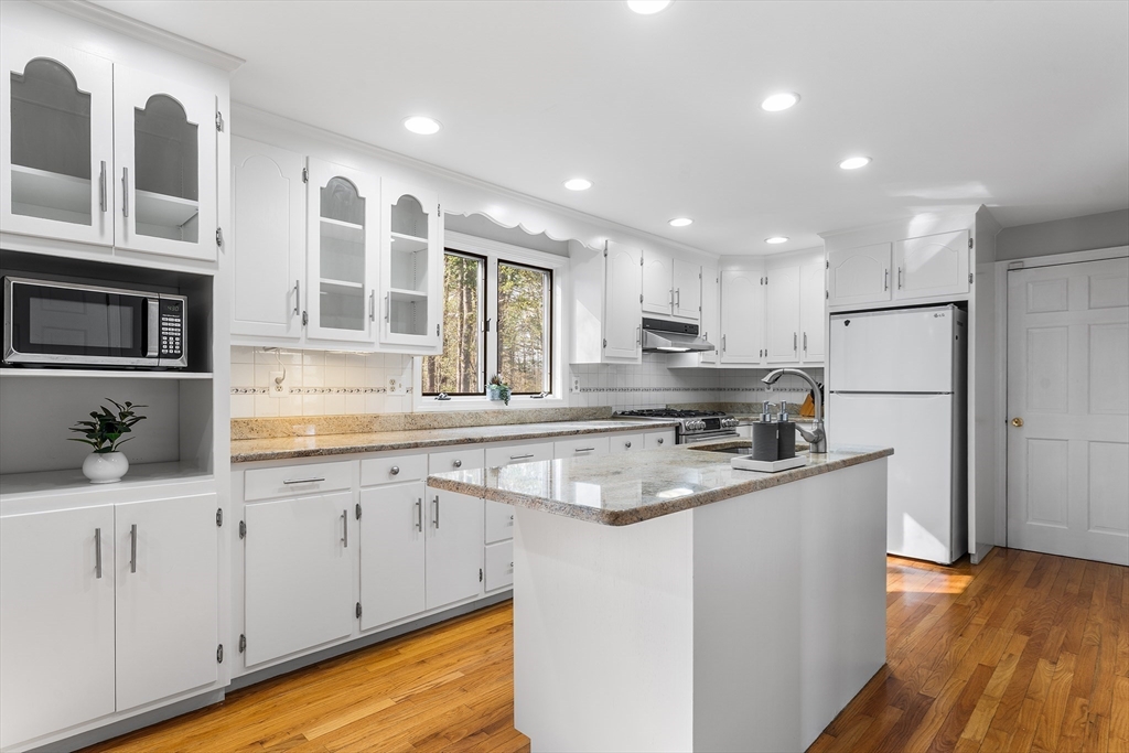 7 Providence Road Westford, MA 01886 - Photo 6 of 36