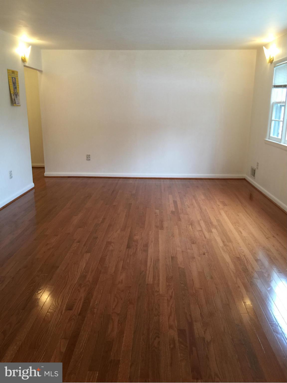3805 Decatur Avenue Kensington, MD 20895 - Photo 5 of 21 Living Room