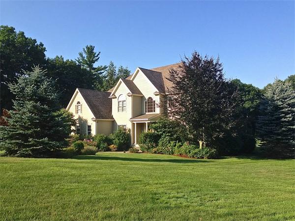 32 Glen Road Hopkinton, MA 01748 - Photo 2 of 20