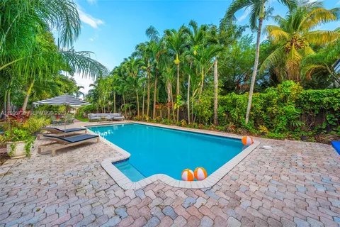 $3,100,000 | 3755 Royal Palm Avenue, Miami Beach, FL 33140