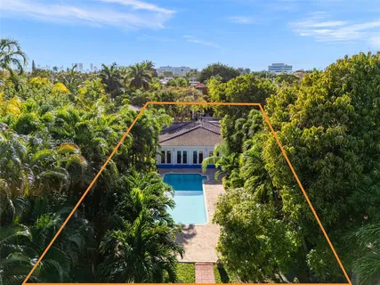 $3,100,000 | 3755 Royal Palm Avenue, Miami Beach, FL 33140