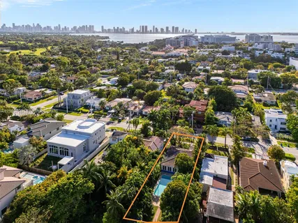 $3,100,000 | 3755 Royal Palm Avenue, Miami Beach, FL 33140