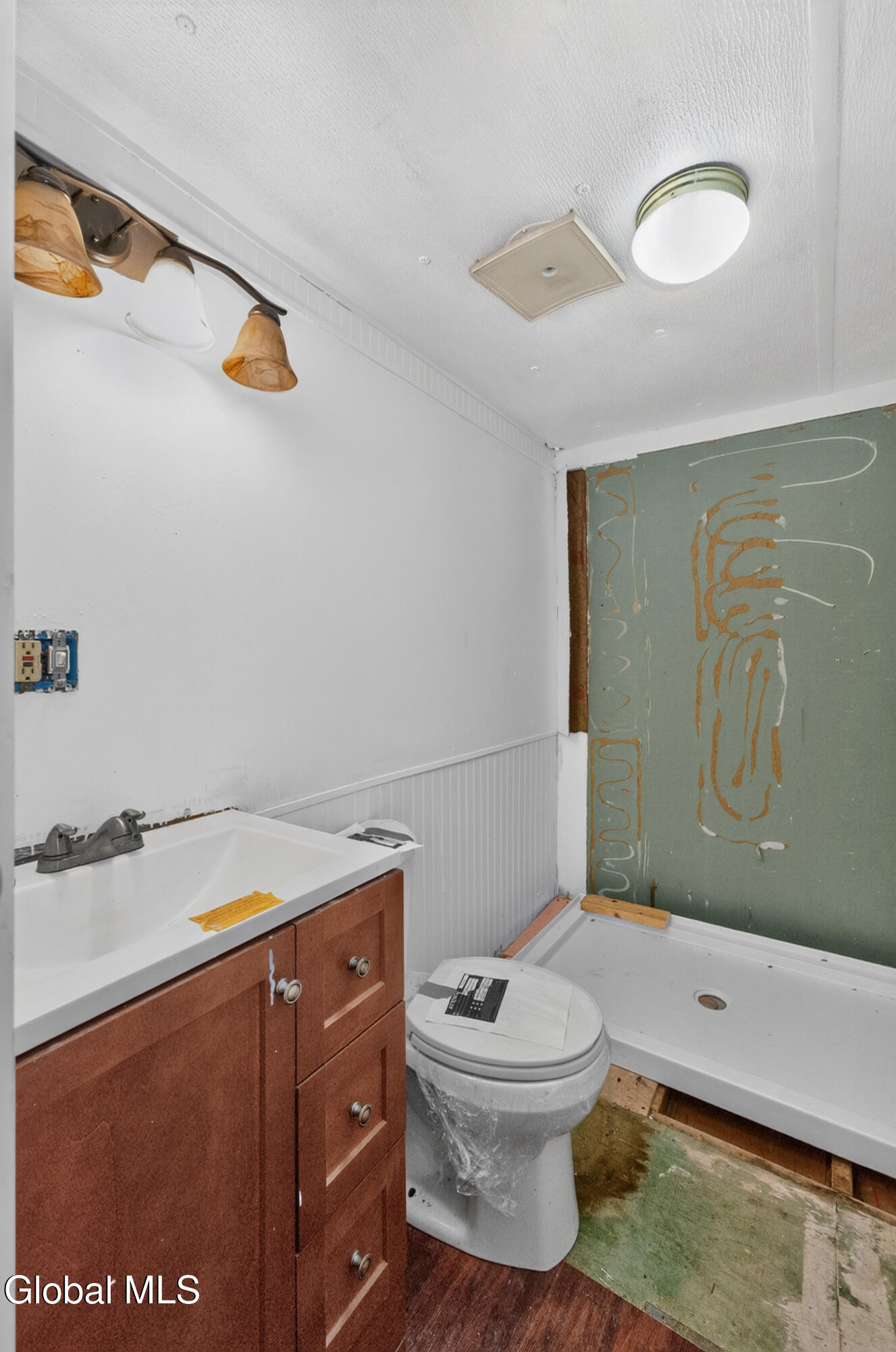 683 Knickerbocker Road Schaghticoke, NY 12154 - Photo 31 of 49 6 Bathroom