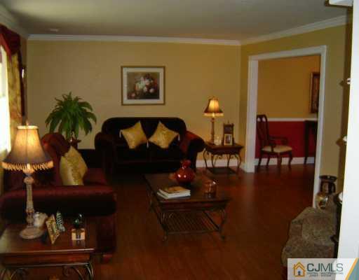 39 South Rhoda Street Monroe Township, NJ 08831 - Photo 4 of 8 Gallery Image 4