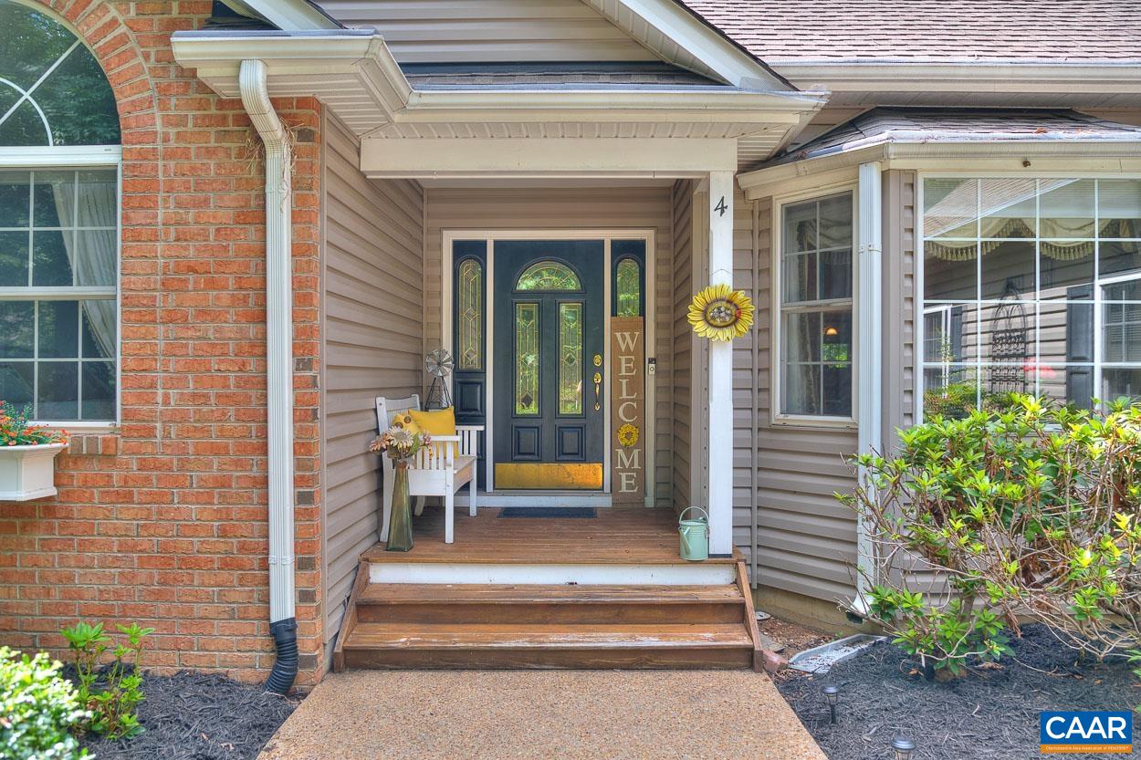 4 Out Of Bounds Road Palmyra, VA 22963 - Photo 4 of 43 Gallery Image 4