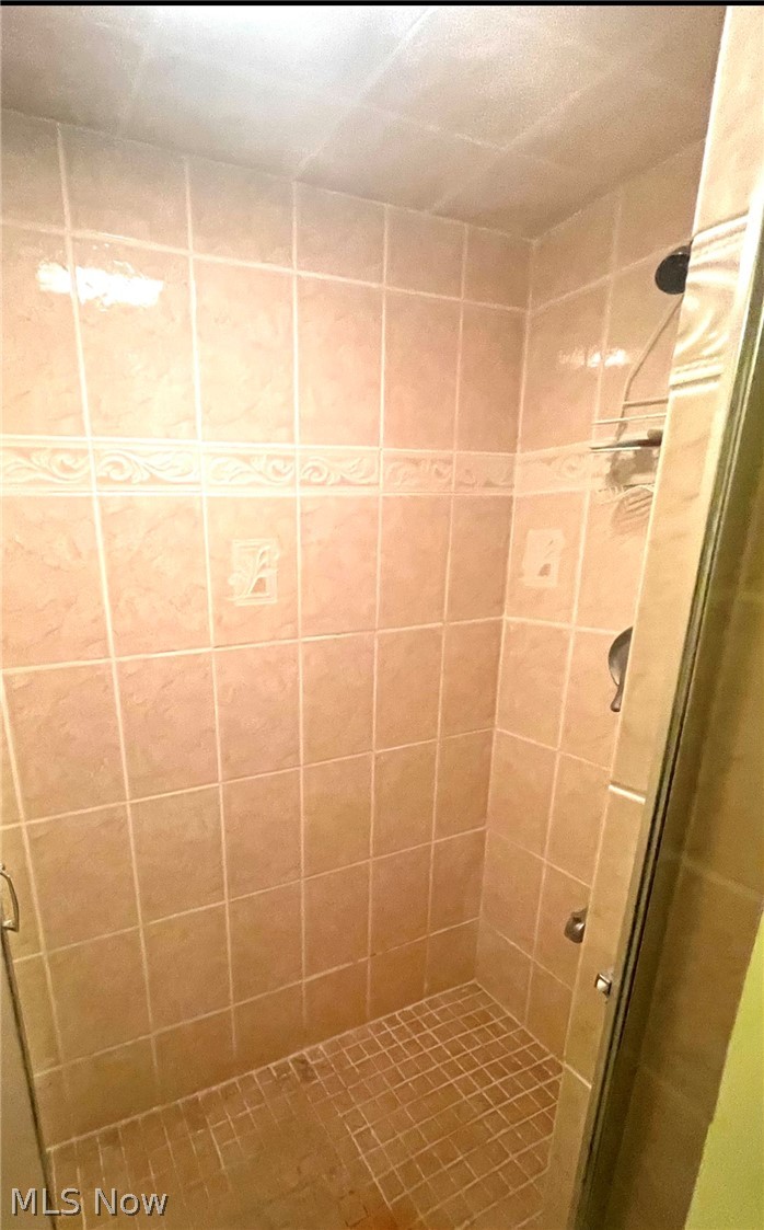 3987 Delmore Road Cleveland Heights, OH 44121 - Photo 25 of 28