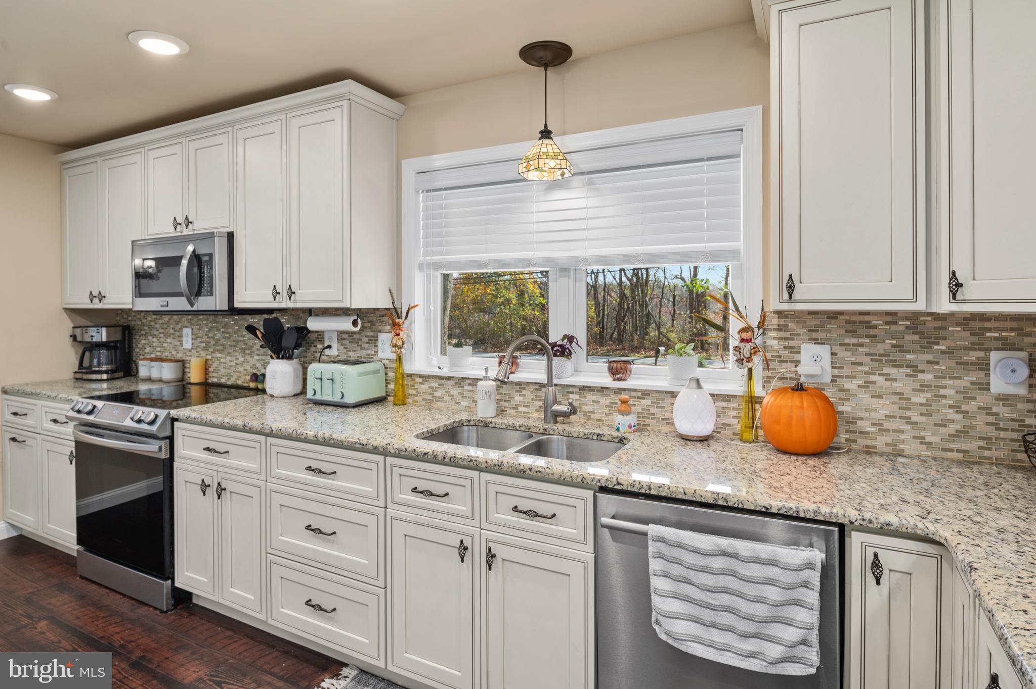 502 Freeland Road Freeland, MD 21053 - Photo 7 of 43 Kitchen (alt view)