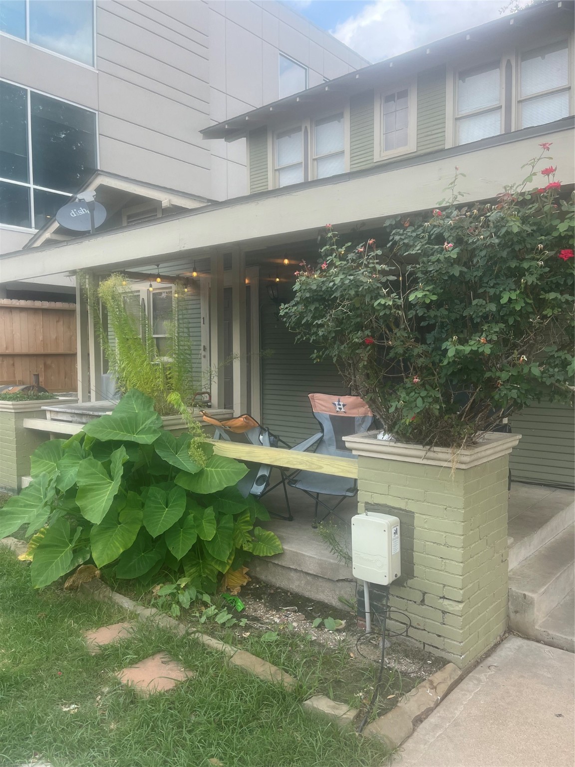 4309 Jack Street, Unit 3 Houston, TX 77006 - Photo 5 of 6 a view of a small house with pool garden and patio
