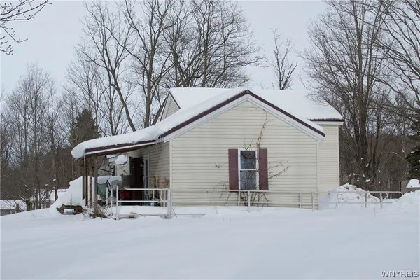 $94,900 | 11421 Hanover Road, Hanover, NY 14062