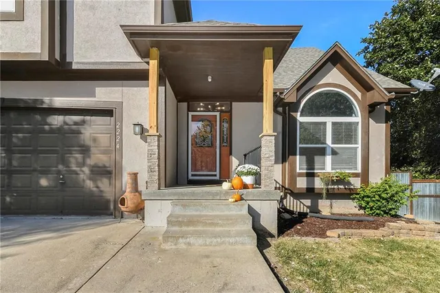 $395,000 | 2224 Martha Lane, Greenwood, MO 64034