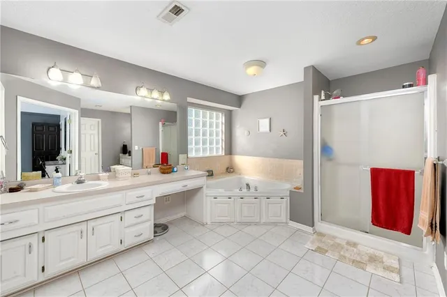 $395,000 | 2224 Martha Lane, Greenwood, MO 64034