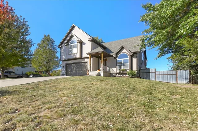 $395,000 | 2224 Martha Lane, Greenwood, MO 64034