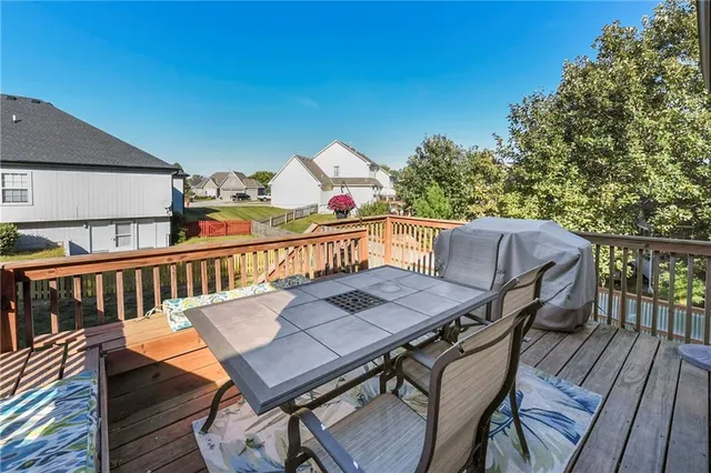 $395,000 | 2224 Martha Lane, Greenwood, MO 64034