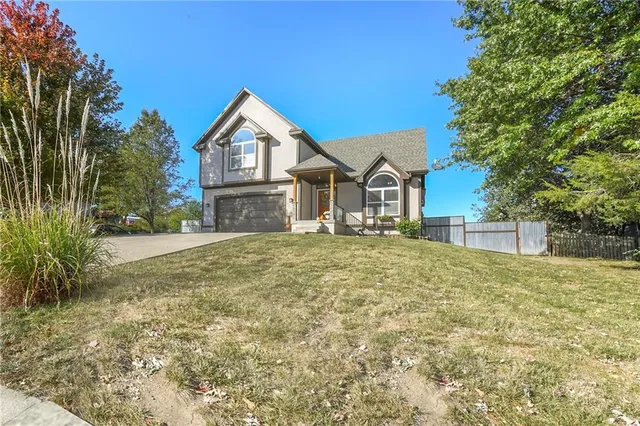 $395,000 | 2224 Martha Lane, Greenwood, MO 64034