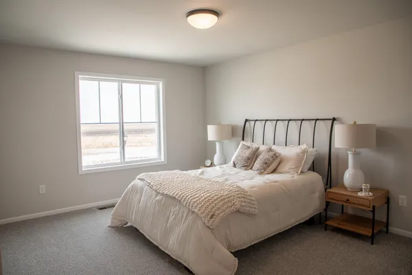 $439,999 | 213 Lionheart Drive, Horace, ND 58047