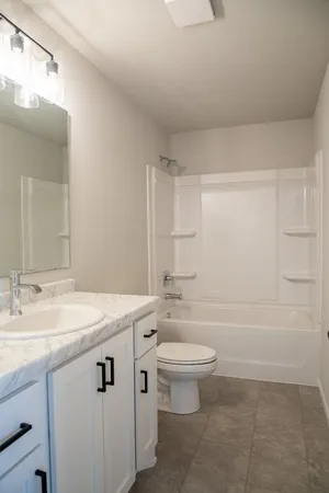 $439,999 | 213 Lionheart Drive, Horace, ND 58047