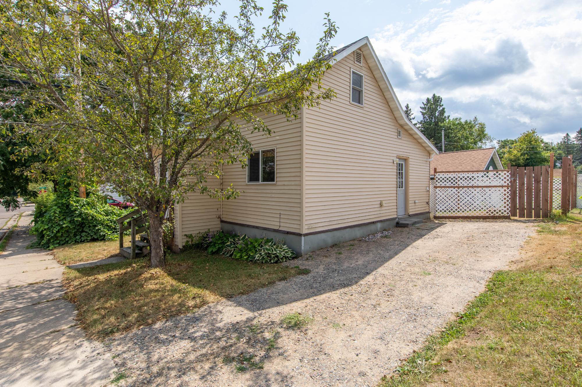 15 West Montrose Street Rhinelander, WI 54501 - Photo 1 of 25 Gallery Image 1