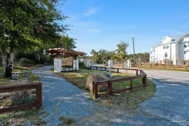 a view of yard with trees