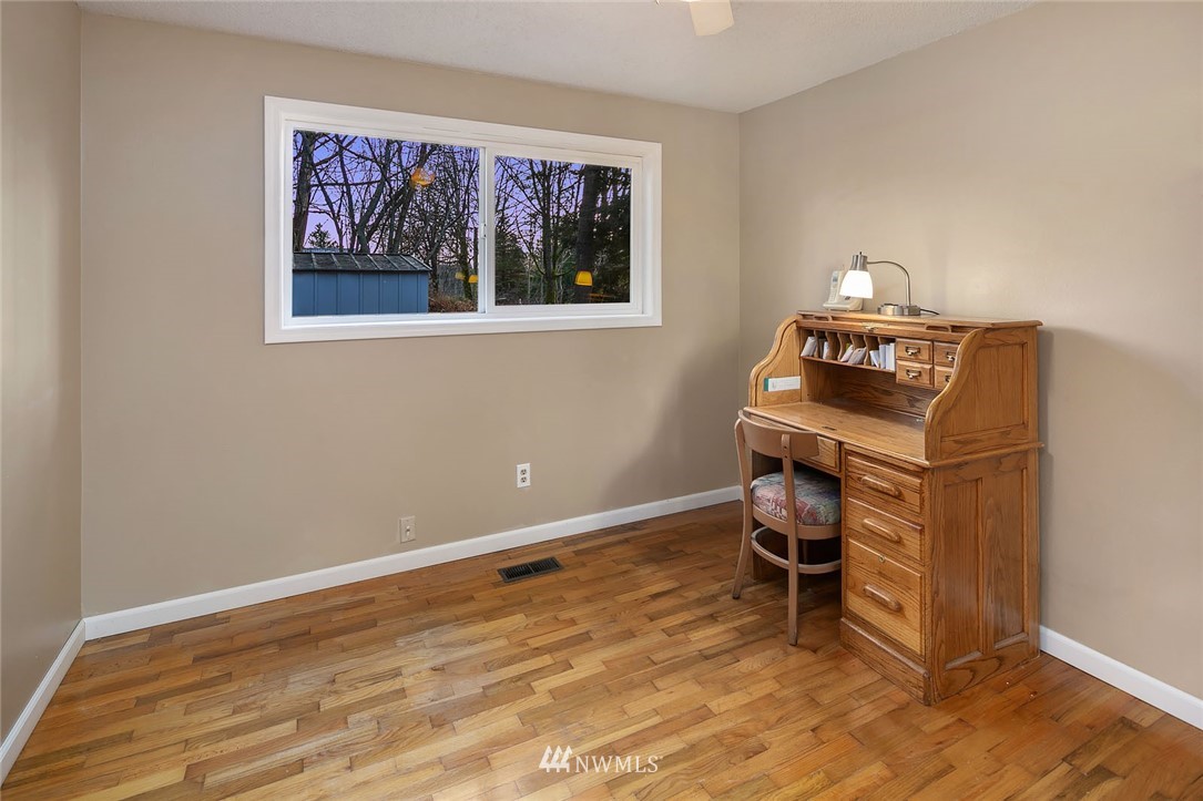 13048 175th Avenue Southeast Renton, WA 98059 - Photo 11 of 24